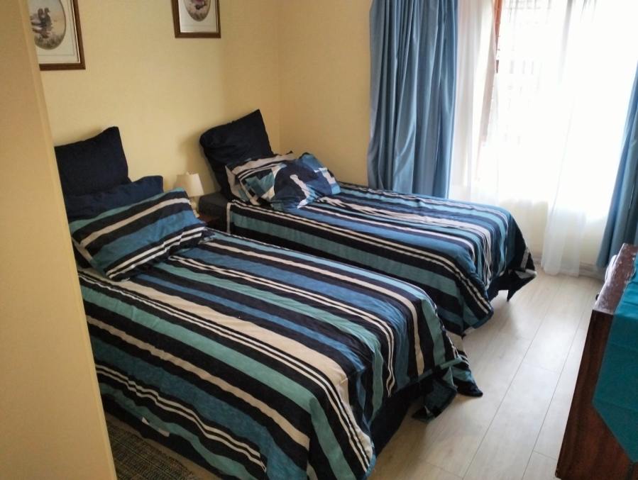 To Let 3 Bedroom Property for Rent in Fraaiuitsig Western Cape